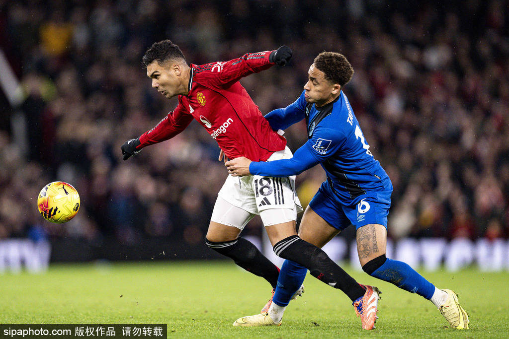 NBA选秀前三顺位最强之争：詹姆斯状元无悬念，探花乔丹秒杀全场！榜眼位置至今争论不休